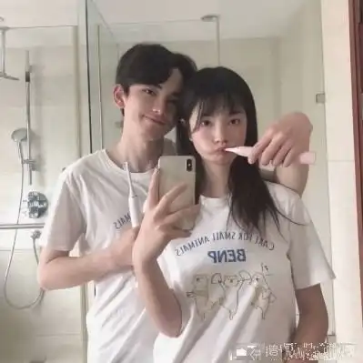  热恋期情侣,若没有共享过这些东西算什么真爱,建议分手