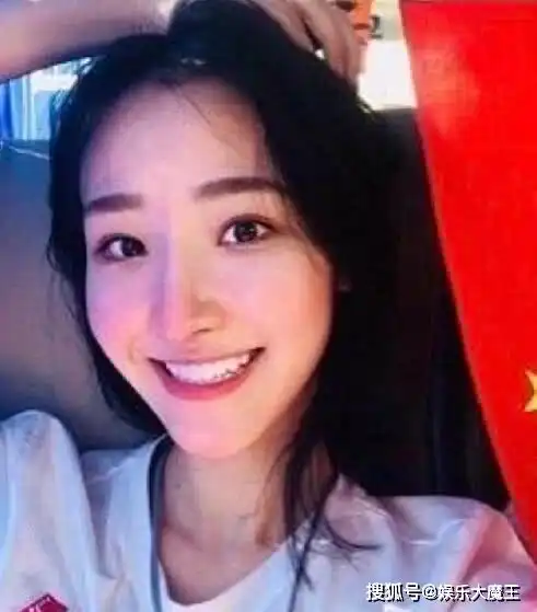  肖战队友郭子凡恋情曝光,因未贴防窥膜与女友聊天被拍,女方身份曝光