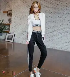  经典黑白灰穿不腻的时尚运动搭配