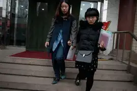  兰州女同性恋穿婚纱办婚礼拉拉求祝福期望包容