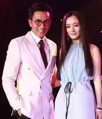  杨幂自曝明年初嫁刘恺威和好姐妹刘诗诗争头条