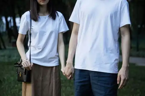 69元3件完胜上千块的白t恤显瘦10斤,不起球不发黄,夏天50种穿搭就靠它