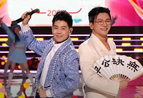  湖南台双11晚会主持团表现抢眼,谢娜何炅同框,4小花格局改变