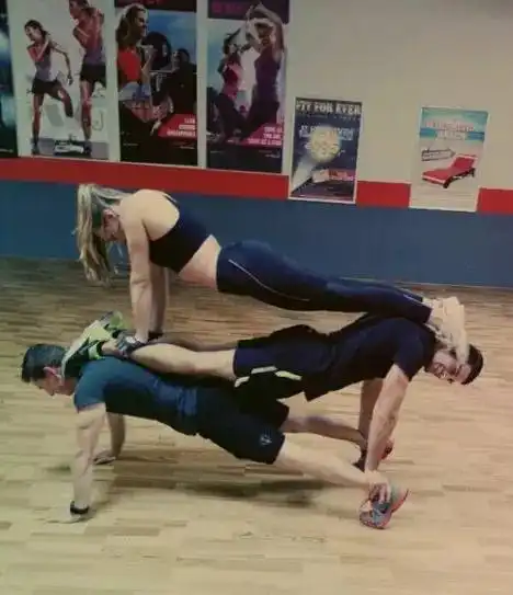  格调找一个敢在健身时花样秀恩爱的男朋友,有多重要