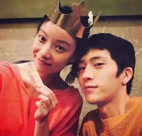  有一种前妻叫丁佩,离婚后向华强养她40年,向太见了都叫姐