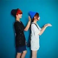  可爱搞怪lomo情侣头像一左一右超毁三观的搞笑情侣头像