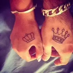  两个人的纹身带上你的那个ta