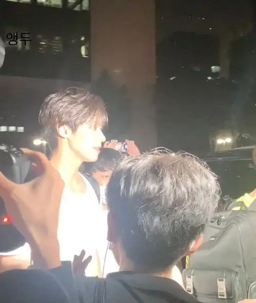  想要一些素人帅哥头像,有氛围感更好