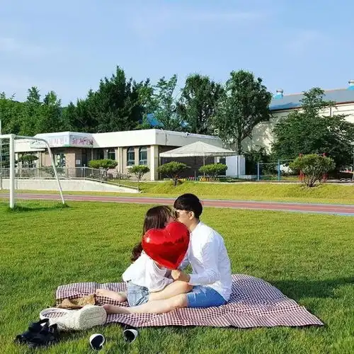  这狗粮太甜了呸这情侣照杀伤力有点大