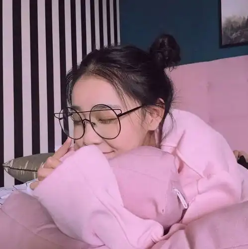  女生戴眼镜系列