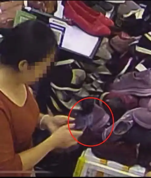  愤怒南溪一女顾客,进店买东西逃单,全程被监控拍下