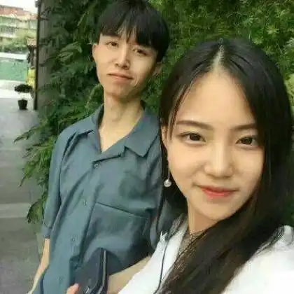  情侣头像一对两张真人,酒和孤独我都不要了