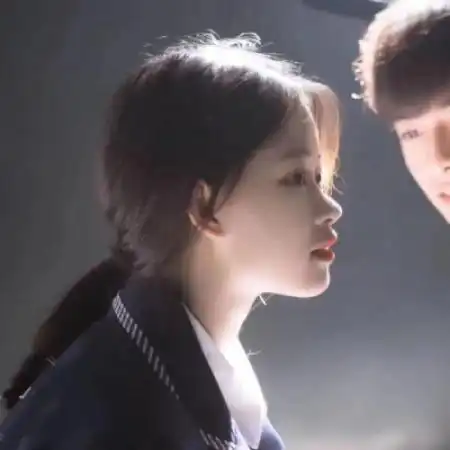  最新情侣头像我想做回我自己