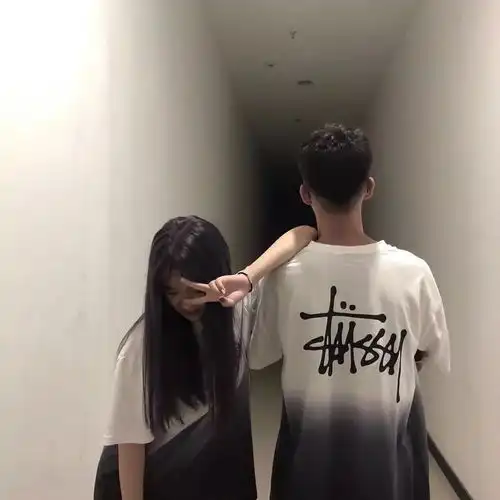  情侣头像外表的笑没心没肺只是为了掩饰那颗脆弱的内心