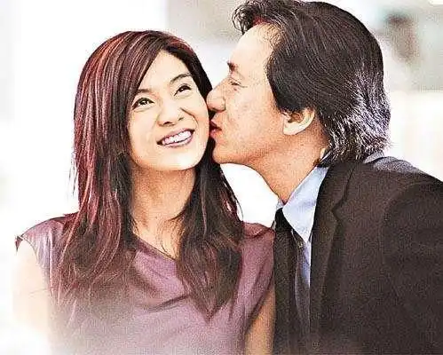  杨采妮因欠债复出拍戏,成龙立马花160万签她,并点名一起演情侣