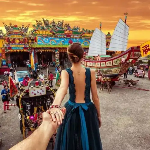  这对不要脸的情侣又来中国了,婚后旅行颜值又刷高了