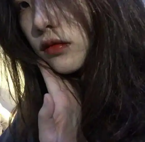  女生头像心动心软的小朋友是不是总被丢下.