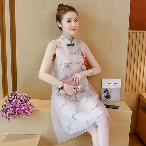  一款仙气的连衣裙,裙摆飘逸而又灵动,让你做个优雅知性的女人