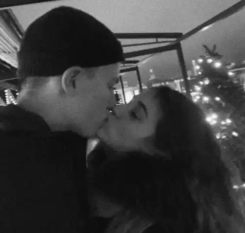  头像年前一毛没剩年后一分没挣