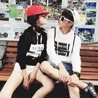  二次元黑白情侣头像如果你说你喜欢我我会回你两个字好巧