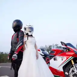  机车和爱情相遇,是最美的风景