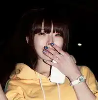 求三个女生用的头像,头像是一个人的噢