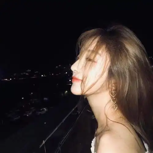  头像去吹吹夏日晚风吧也许会遇见浪漫