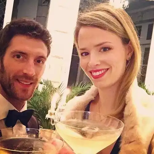  一对情侣辞职后,68万欧元买了座城堡,从此便过上了浪漫的生活