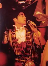  深圳景区游人如织热闹非凡