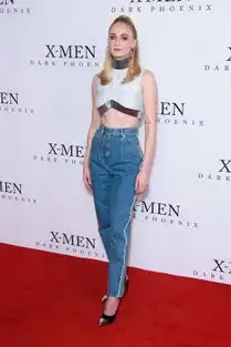  权力的游戏烂尾,珊莎史塔克才是赢家,从傻白甜蜕变成美女