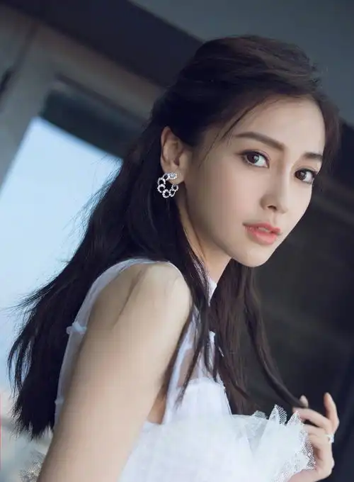  杨颖再度被爆出不实黑料,网友演技不好只有背黑锅