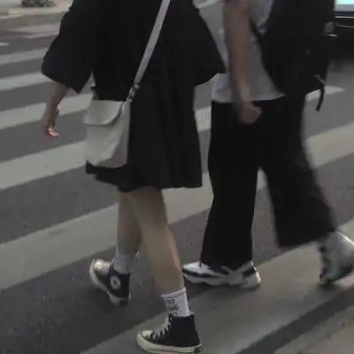  双人不露脸走路情头头像