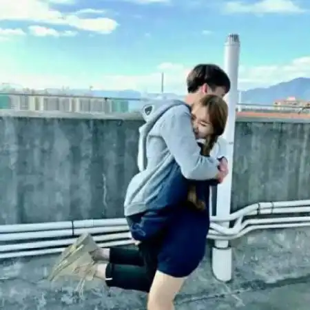  浪漫唯美干净情侣头像懵懵懂懂着最初的你