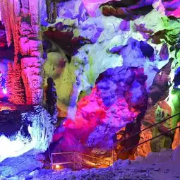  这里好好耍周末到药王谷玩大人的摇摇船爱的丛林飞越