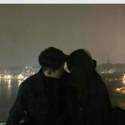  情侣头像时尚潮流超酷,两个潮流的人走在一起