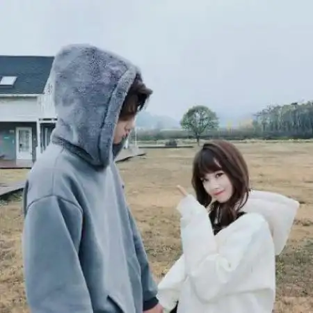  2020微信情侣头像喜欢一个人是一种状态