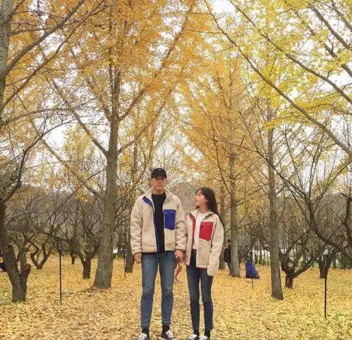  身高的差萌情侣旅游照这么拍才好看