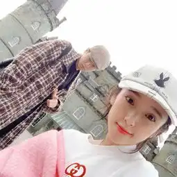  张若昀婚后首秀恩爱,晒老婆唐艺昕视角照片甜齁了