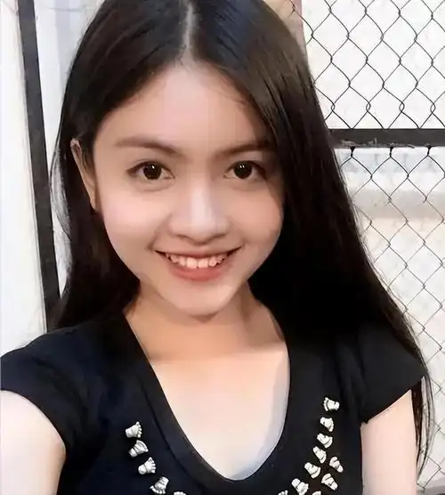 我中国农村养蜂小伙,越南姑娘前来买蜜,见面后,却哭着让我养她