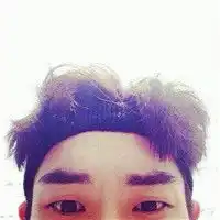  一张图片一个人的情侣头像一对