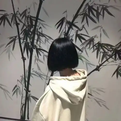  如果他总为别人撑伞你又何苦非为他等在雨中