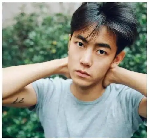  大海哥纪凌尘受欢迎,分手后心情低迷,备受瞩目