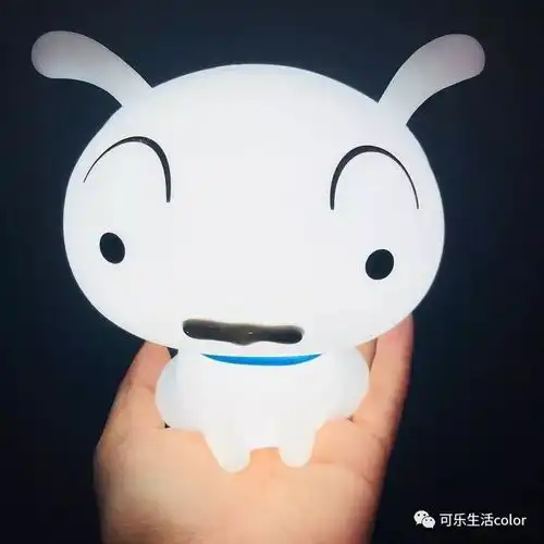  蜡笔小新只狗小白都出周边,小夜灯劲实用