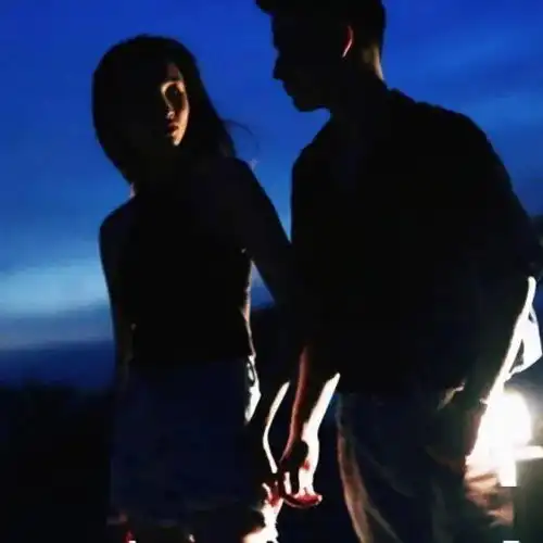  男女头像我还喜欢你