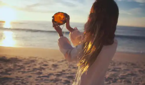  男人真正爱上一个人时,就会有这些身体变化,隐藏不了