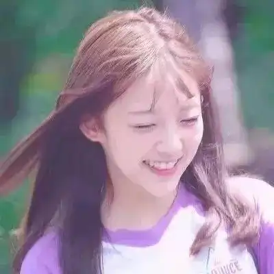 女生头像突如其来的委屈,连笑都带着僵硬619