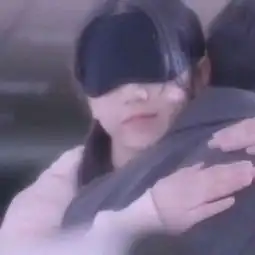  情侣头像把悲伤掩饰得天衣无缝