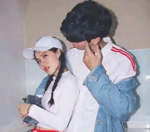  和一个很穷的女生谈恋爱是一种什么体验男生更在意女生有没有钱