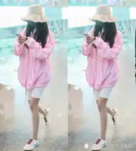  19年爆火杨幂酸奶裤配鸳鸯鞋绝了00后扔掉工装裤aj