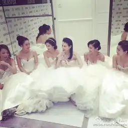 胡杏儿当老板娘似出嫁好姐妹穿婚纱助阵惊艳7931537搜狐时尚频道图片库大视野搜狐